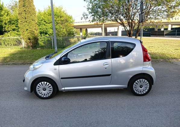 Peugeot 107 cena 7400 przebieg: 165000, rok produkcji 2006 z Kielce małe 121